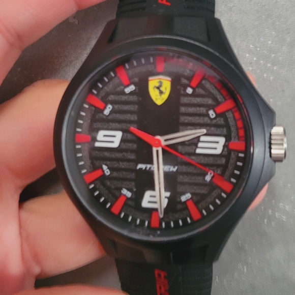 Ferrari watch - Picture 2 of 5